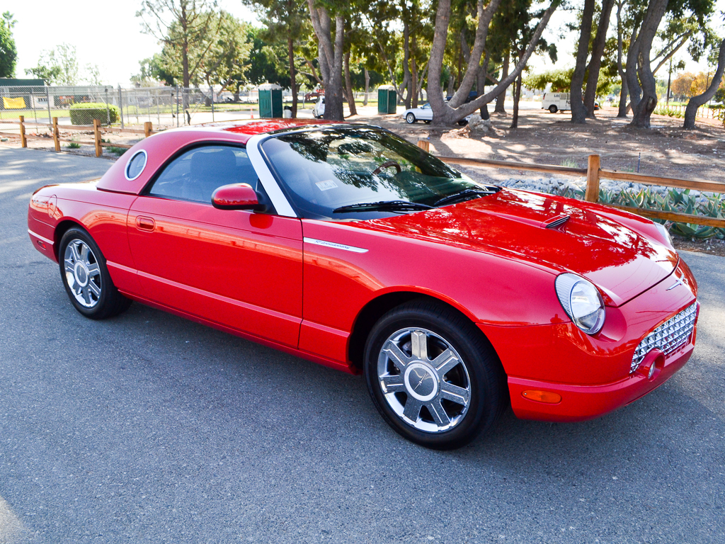 2005_ford_thunderbird_50th_anniv_2456_1