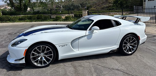 2017 white dodge viper gt 1